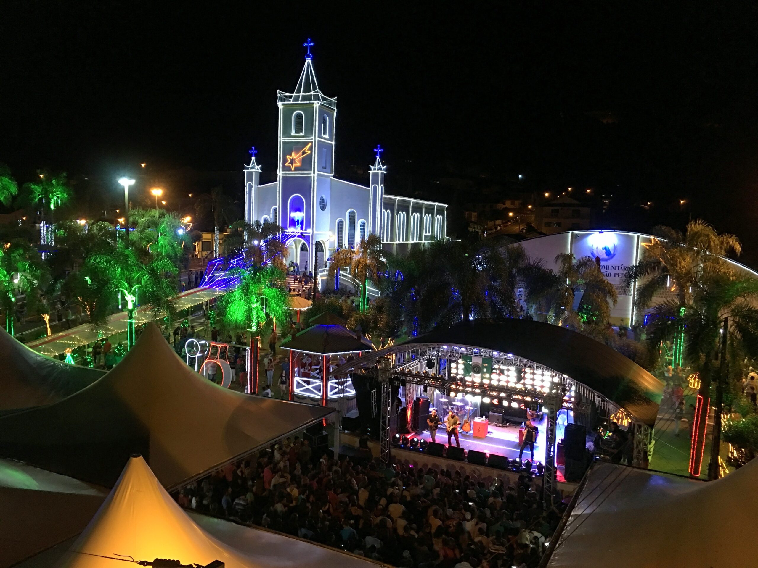Read more about the article Milhares de pessoas prestigiaram a abertura do Natal da Gente em Vargeão