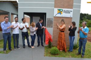 Read more about the article Com presença de deputado, Ouro Verde inaugura academia de Saúde