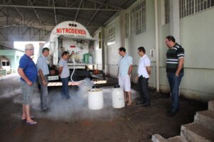 Read more about the article Governo Municipal realiza distribuição de nitrogênio líquido para agricultores