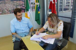 Read more about the article Prefeita Eliéze assina ordem de serviço para construção do novo Centro de Saúde