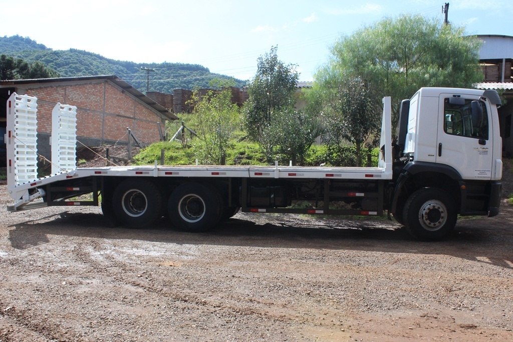 Read more about the article Prancha para o transporte de veículos é transferida para novo caminhão