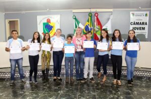 Read more about the article Prefeita Eliéze participa da diplomação dos Vereadores Jovens de São Domingos