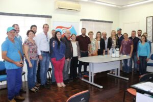 Read more about the article Administração encaminha pleitos em visita de deputado a Passos Maia