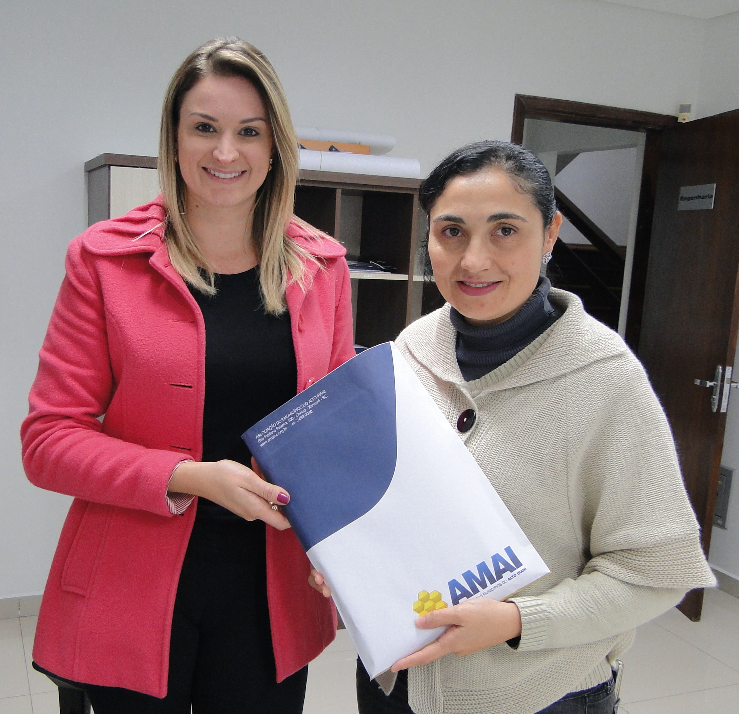 Read more about the article AMAI entrega projeto do Barracão de Reciclagem à Prefeitura de Xanxerê