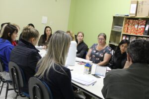 Read more about the article Secretaria de Educação realiza reunião com diretores