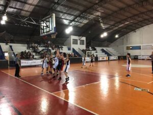 Read more about the article Atletas do Clube de Basquete de Xaxim disputam Campeonato Estadual em três categorias