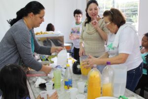 Read more about the article CRAS promove oficina de aproveitamento total de alimentos para famílias do PAIF