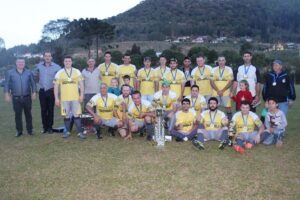 Read more about the article Título do municipal de campo é decidido e equipes são premiadas em Passos Maia