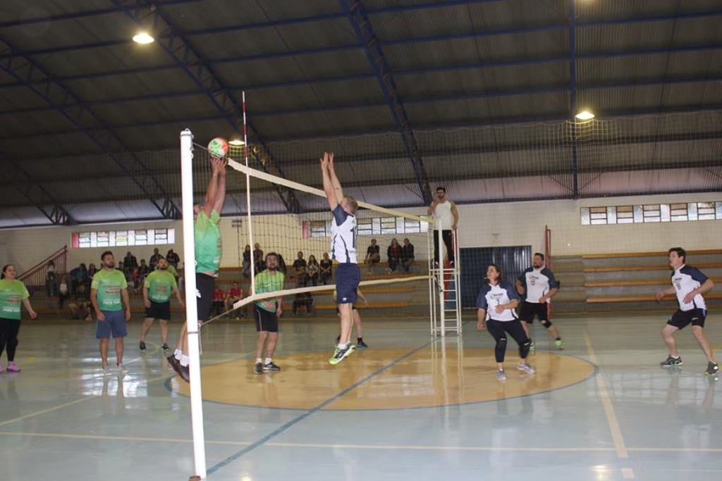 You are currently viewing 1º Campeonato Intermunicipal de Vôlei Misto é aberto em Passos Maia