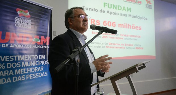 Read more about the article Governador apresenta Fundam 2 a prefeitos da AMAI