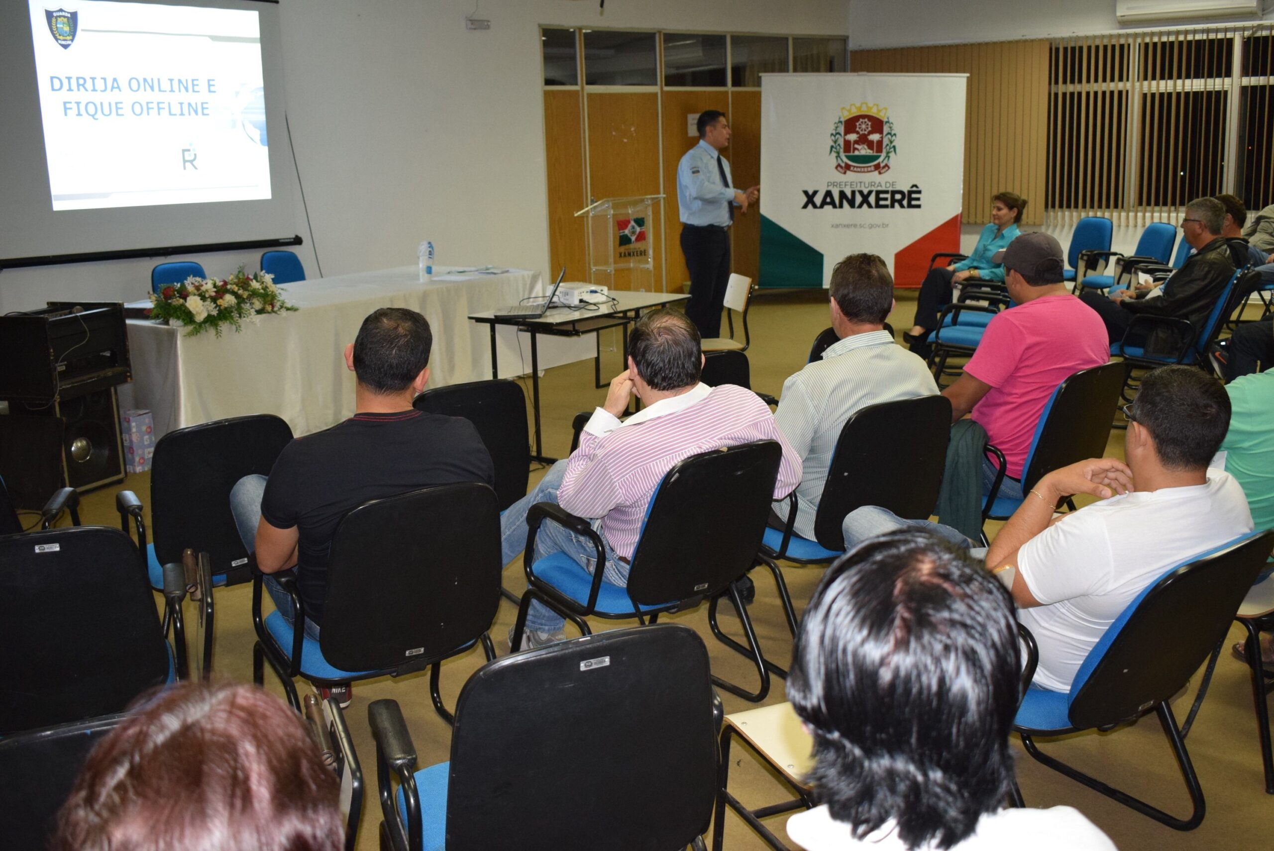 Read more about the article Taxistas de Xanxerê participam de palestra educativa