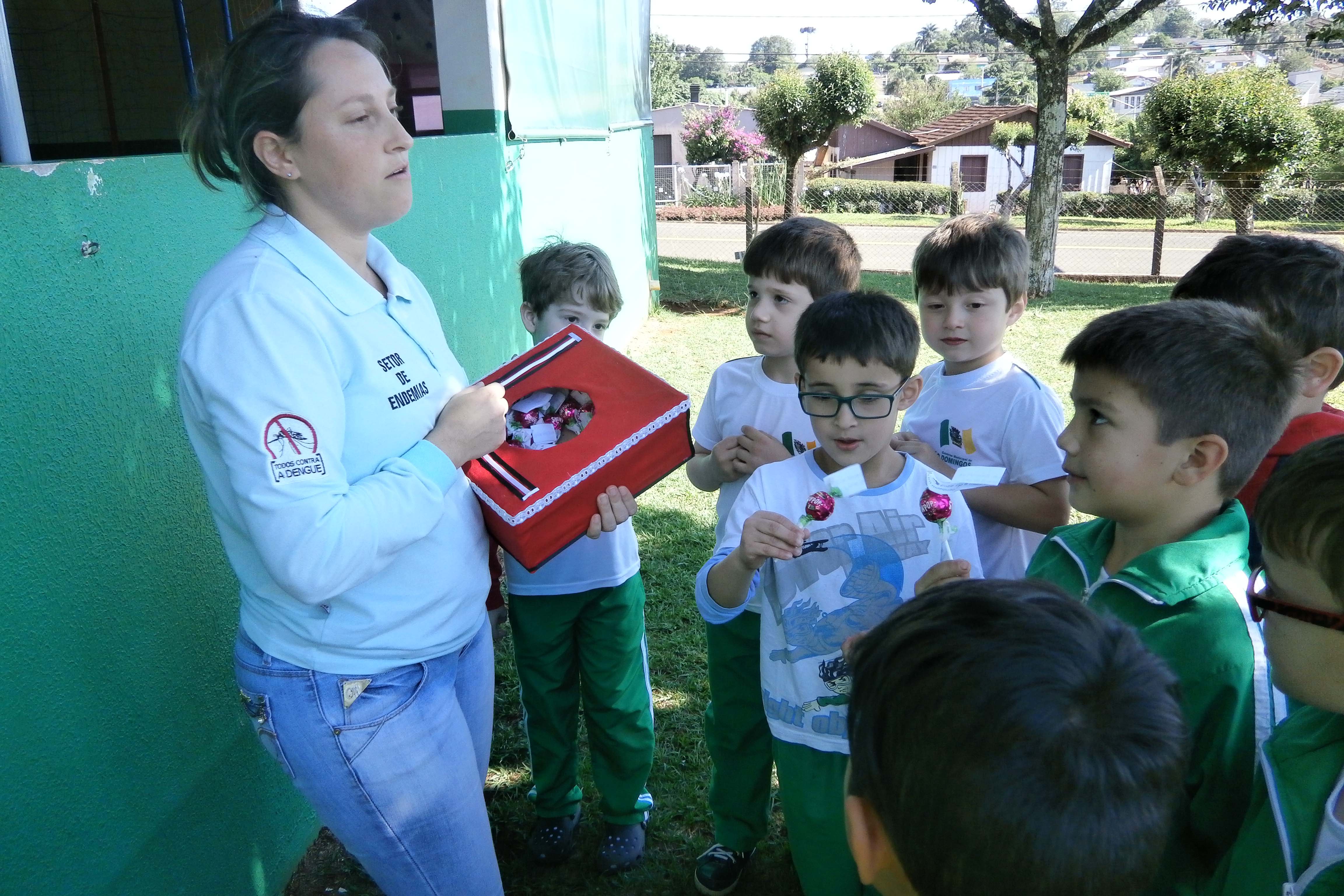 Read more about the article Escolas municipais de São Domingos promovem ações de combate à dengue