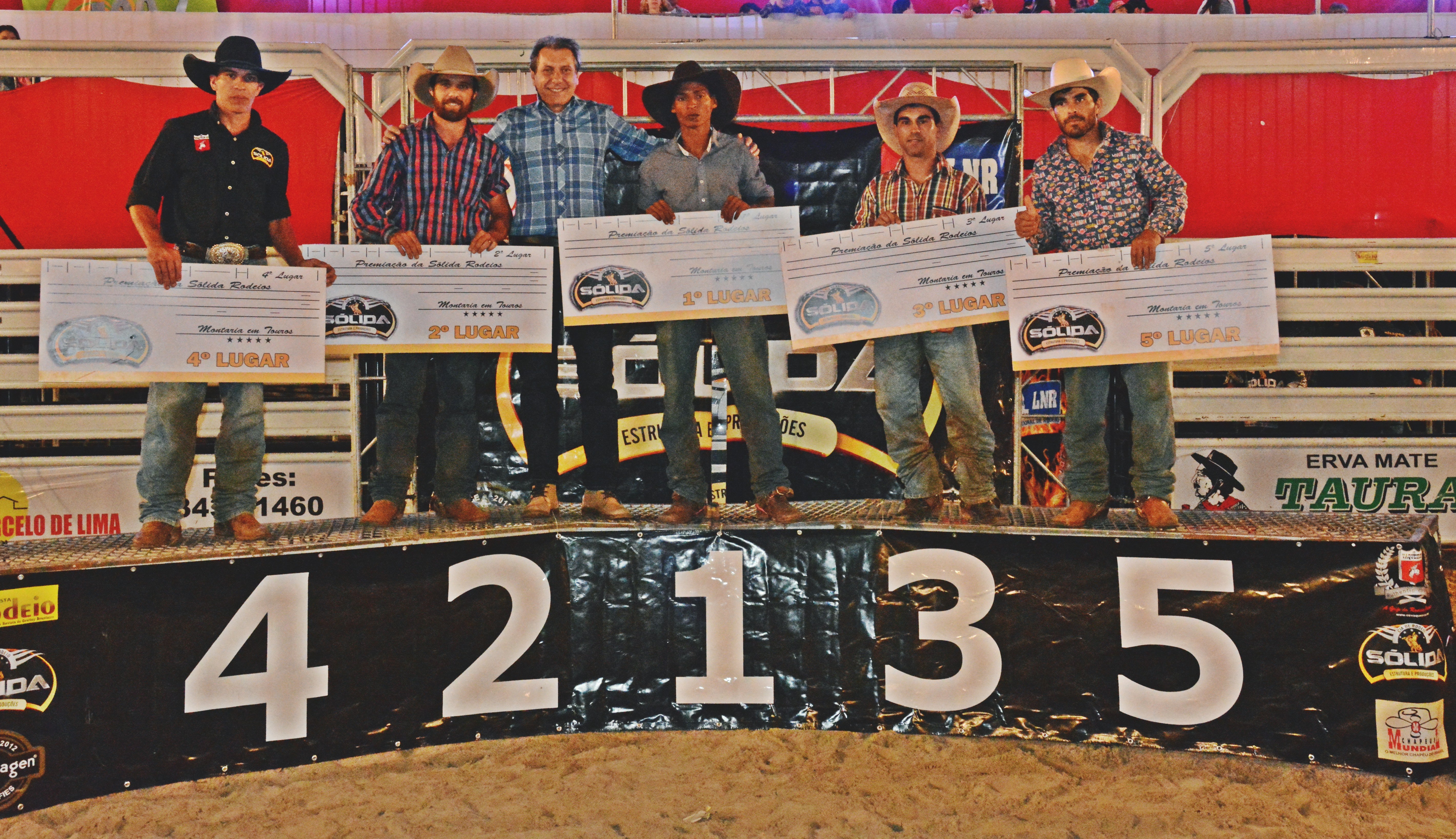 Read more about the article Prefeito Tibe prestigia final do Rodeio Country em Ponte Serrada