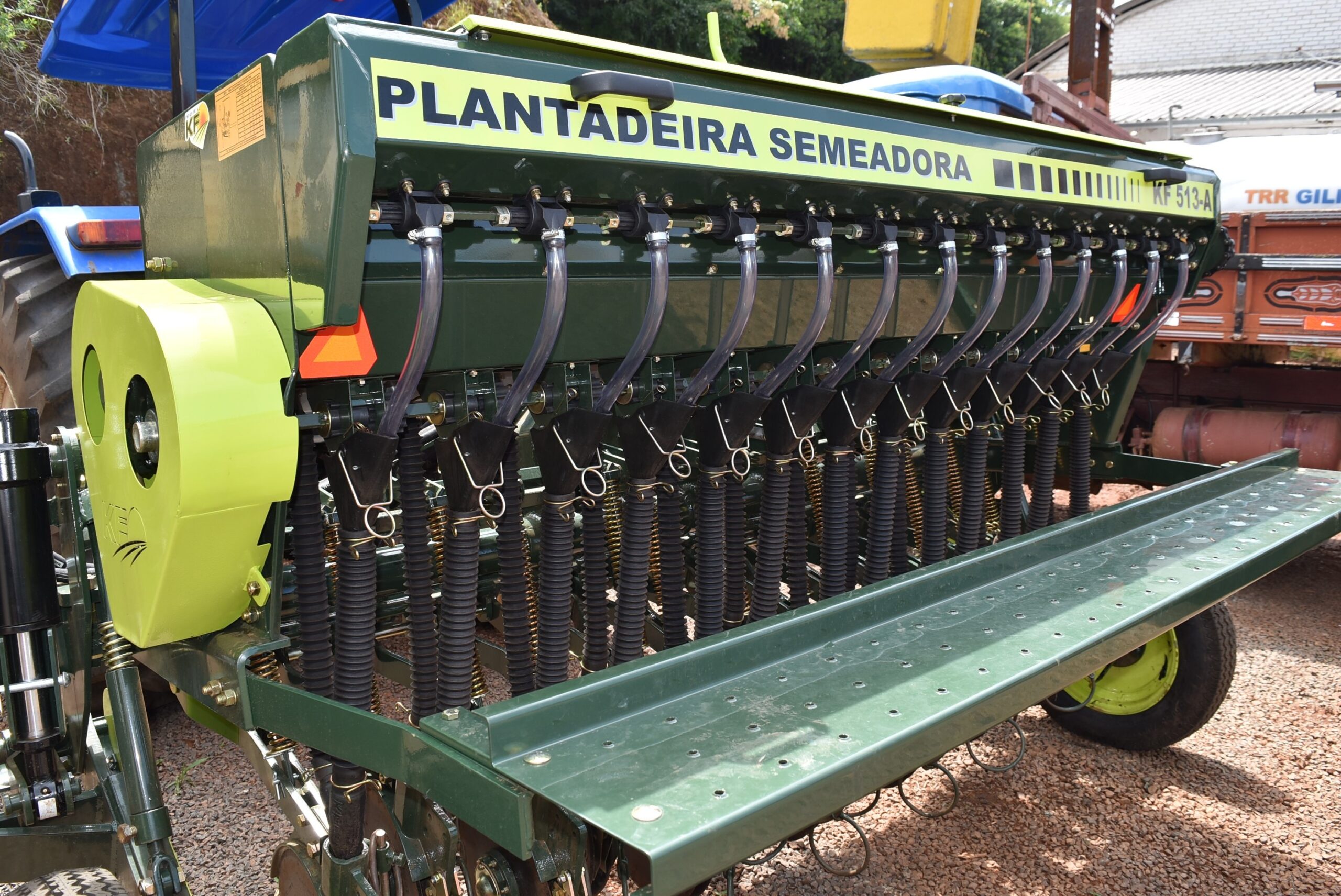 You are currently viewing Prefeitura de Xaxim adquire plantadeira semeadora de grãos miúdos
