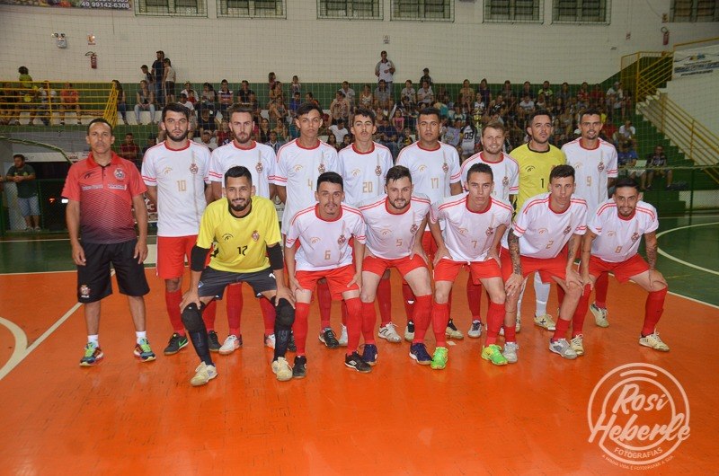 Read more about the article Atletas de Ponte Serrada  se classificam em 2º lugar no Campeonato Aberto de Futsal de Água Doce
