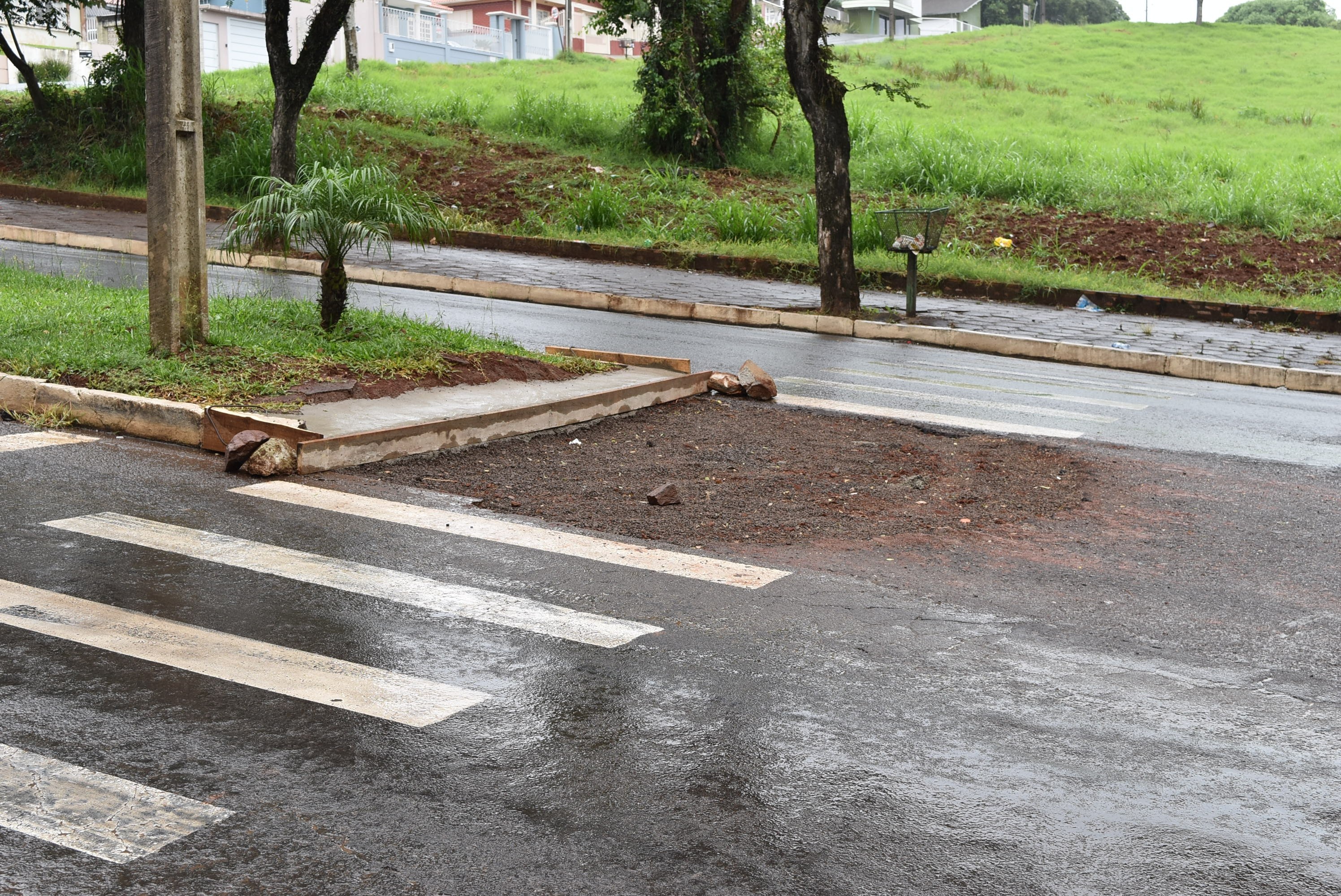 Read more about the article Governo de Xaxim amplia acessibilidade em faixas de pedestres do município