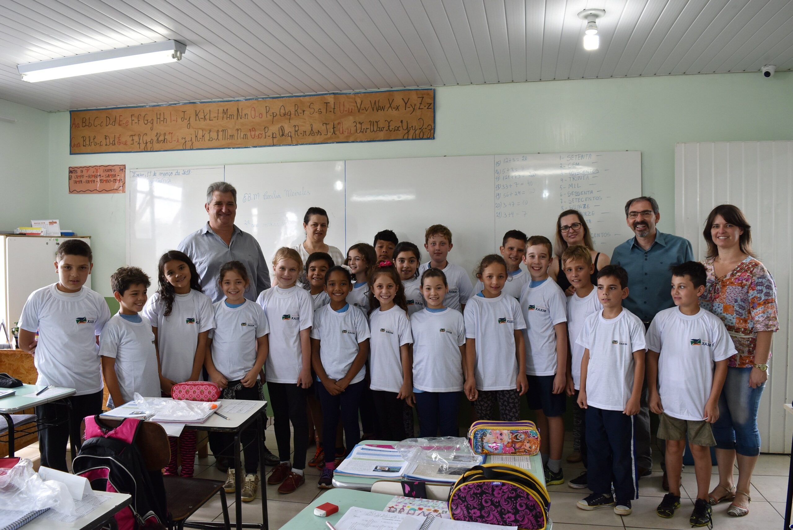 Read more about the article Governo de Xaxim entrega novos uniformes para alunos da Rede Municipal de Ensino