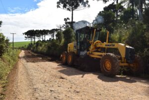 Read more about the article Prefeitura de Xaxim investe em melhorias na estrada que liga o município a Arvoredo