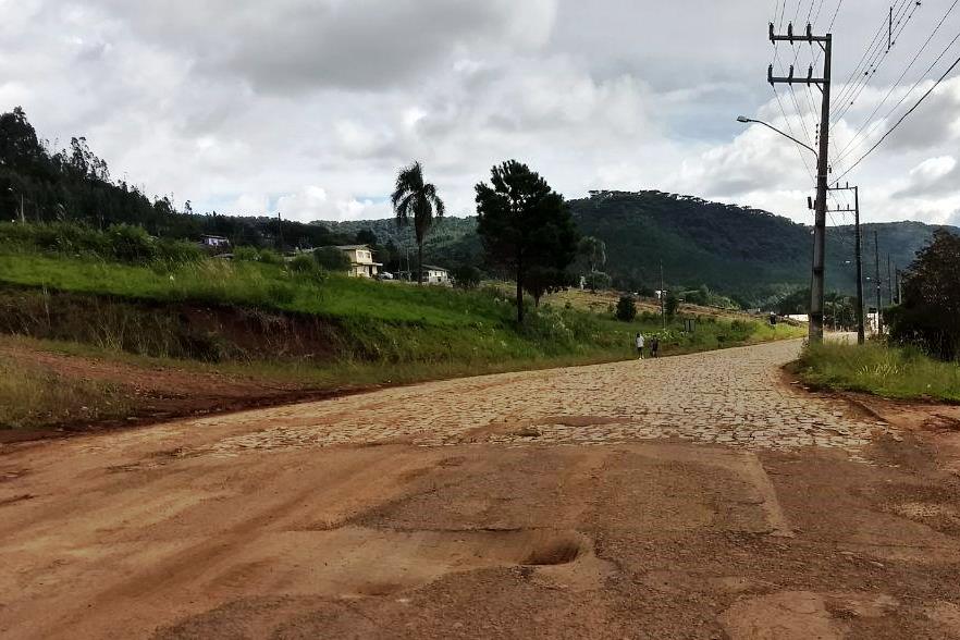 Read more about the article R$ 235 mil serão investidos em pavimentação de extensão de avenida em Passos Maia