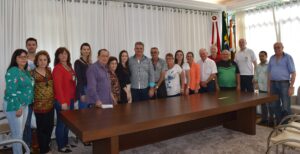 Read more about the article Governo de Xaxim empossa membros do Conselho Municipal do Idoso