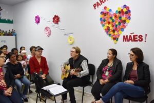 Read more about the article CRAS do Bairro Santa Terezinha realiza homenagem em comemoração ao dia das mães