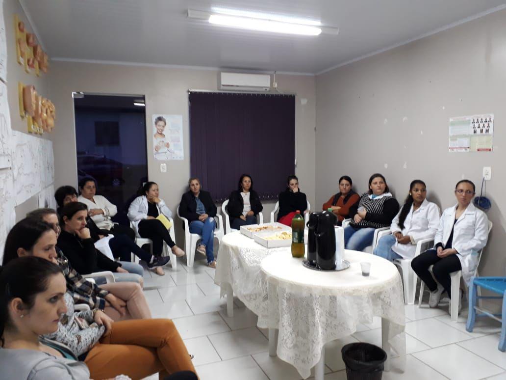 Read more about the article Capacitação a enfermeiras e técnicas comemora Semana da Enfermagem em Passos Maia