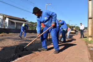 Read more about the article Governo Municipal realiza Operação Tapa-Buracos no centro e bairros de Xaxim