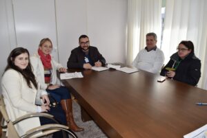Read more about the article Governo de Xaxim firma contrato para receber em outubro a unidade móvel do Projeto SESC Saúde Mulher