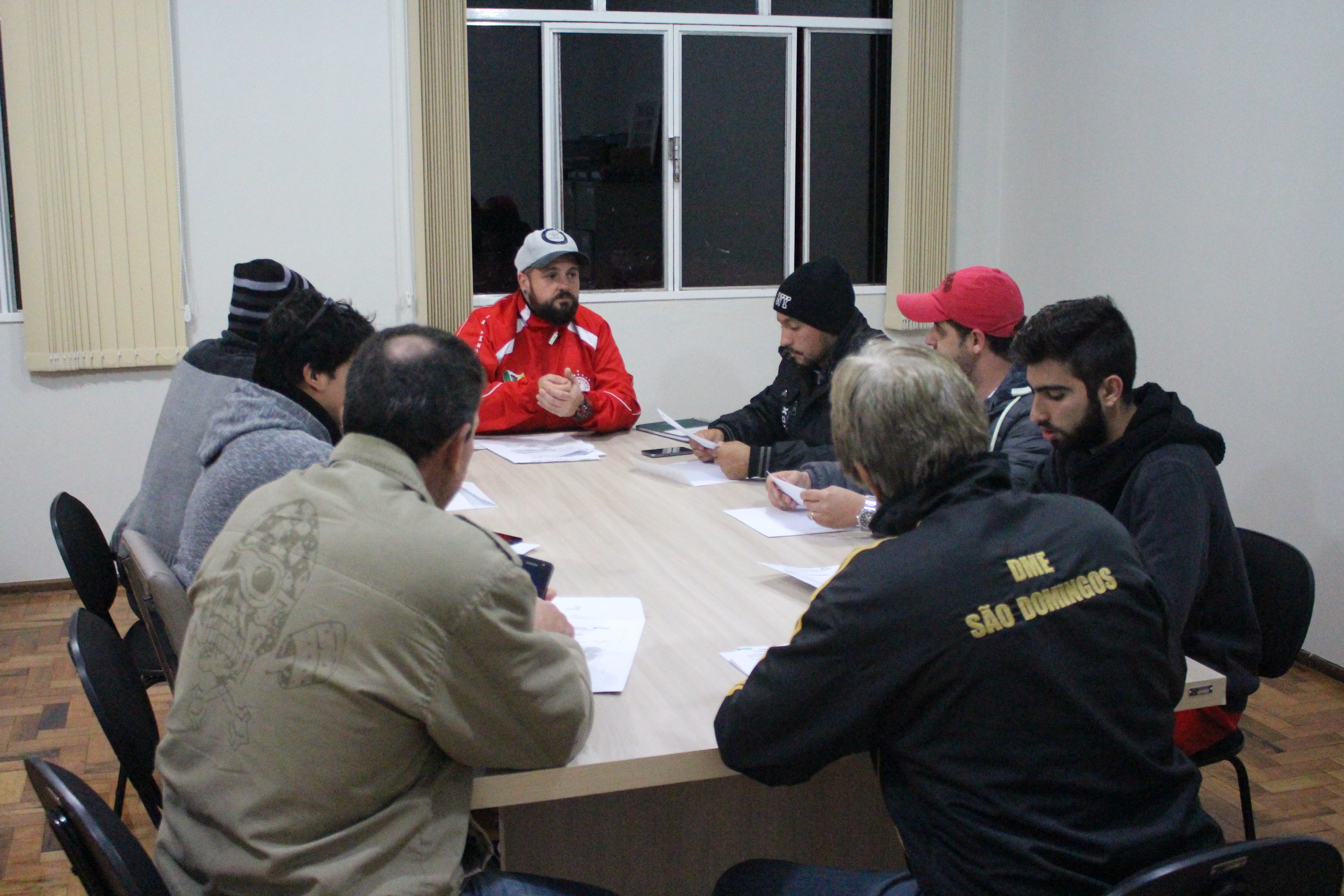 Read more about the article DME realiza reunião sobre Campeonato de Futebol de Campo