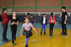 Read more about the article Aulas de patinação encantam alunos do SCFV em Marema