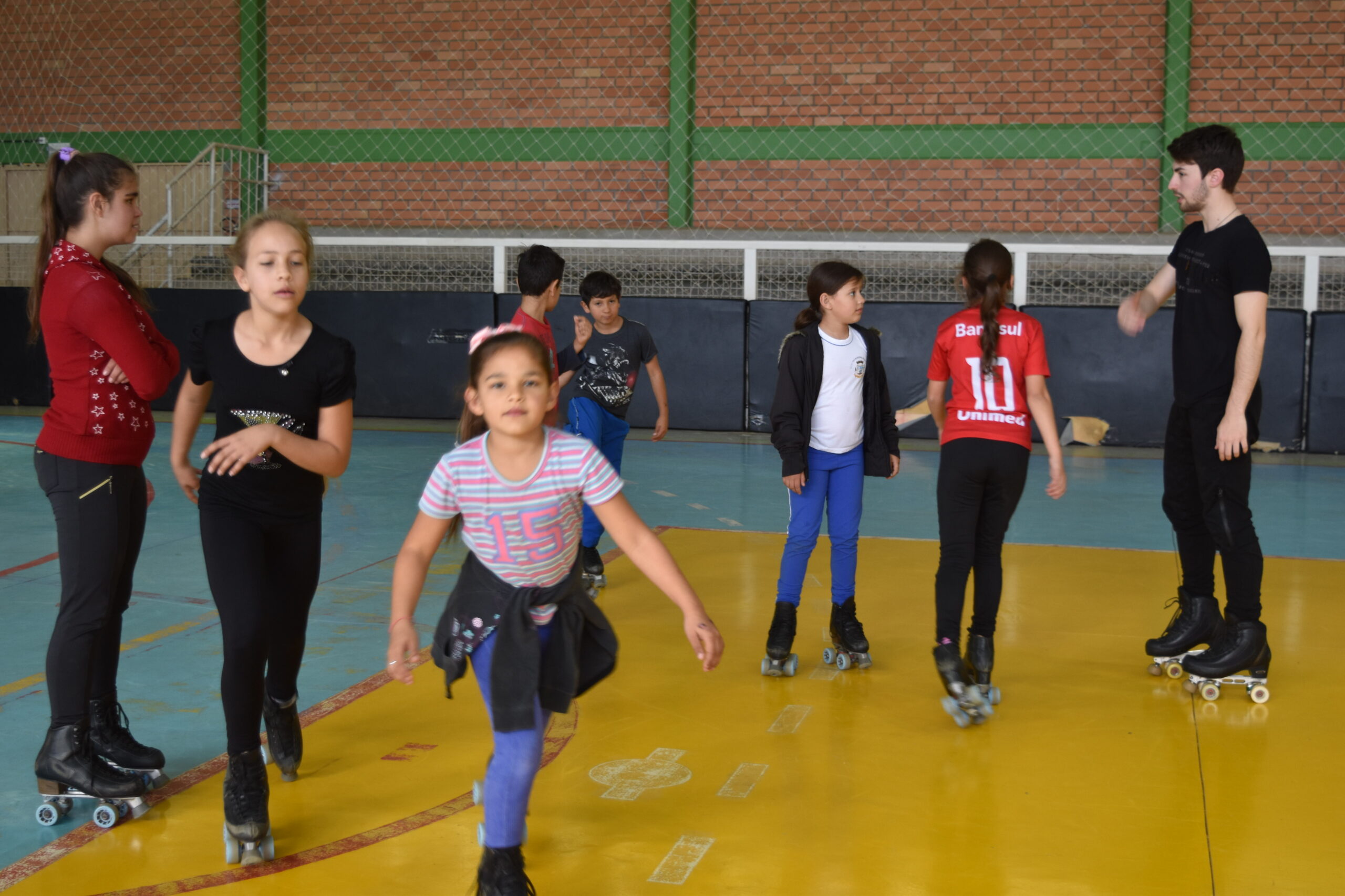 You are currently viewing Aulas de patinação encantam alunos do SCFV em Marema