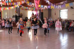 Read more about the article Festa Junina da Terceira Idade reúne mais de 400 idosos em São Domingos