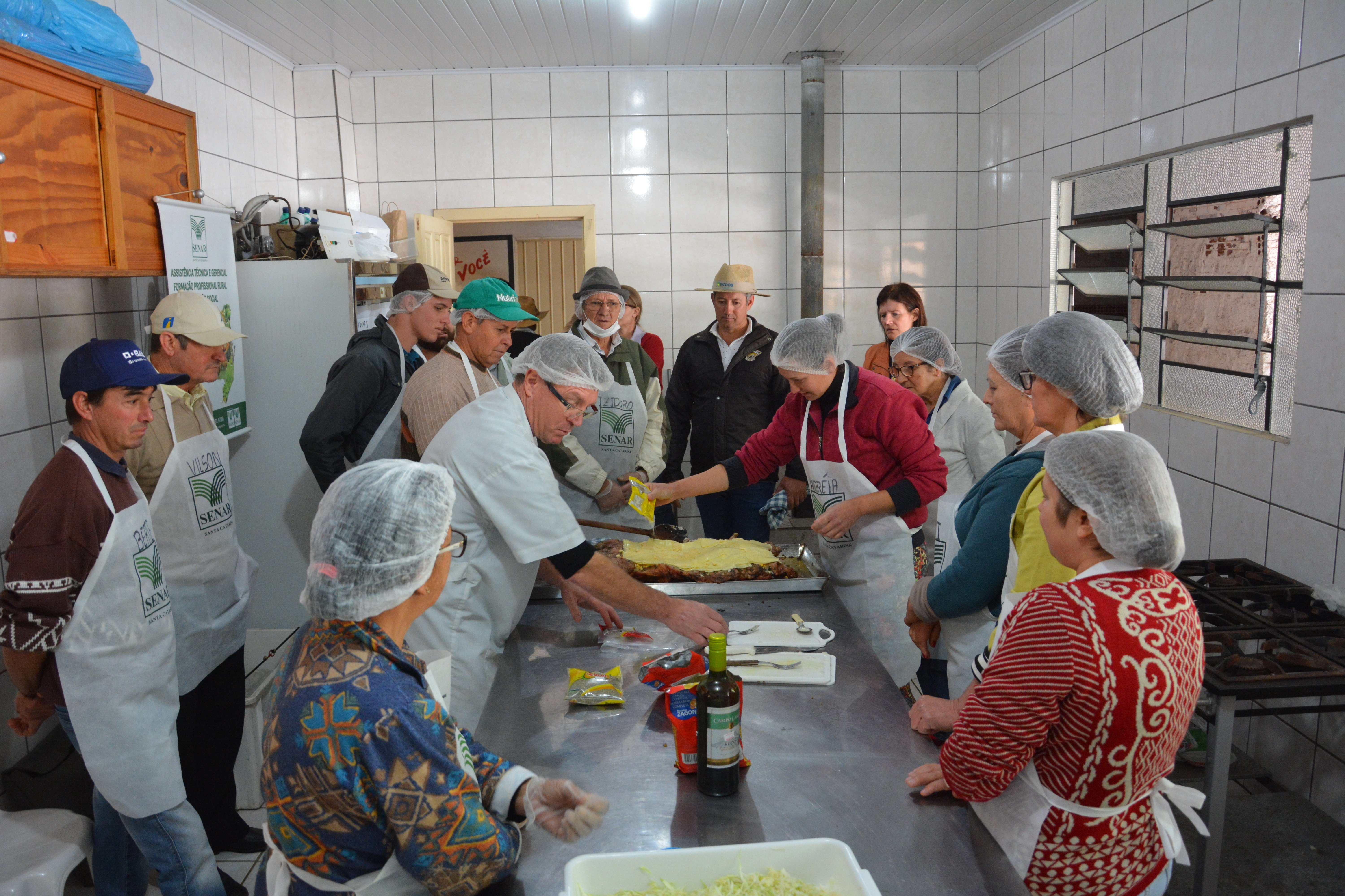 Read more about the article Senar realiza curso de embutidos e defumados de carne suína no interior de Vargeão