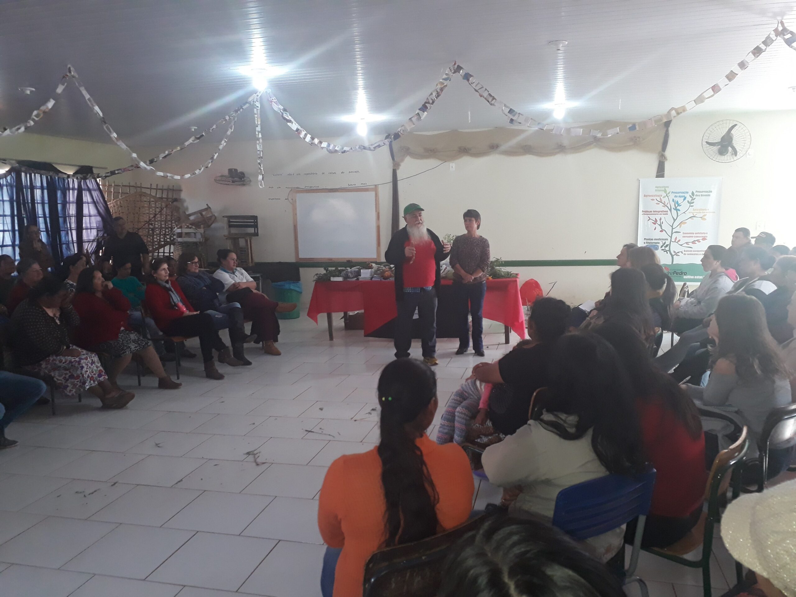Read more about the article Servidores municipais e indígenas participam de palestra sobre Farmácia Viva, em Ipuaçu