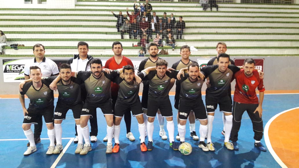 Read more about the article Estreia do Campeonato Municipal de Futsal Masculino é realizada em Xaxim