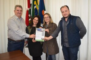 Read more about the article Governo de Xaxim firma parceria com ONG OPAH para Mutirão de Castração de animais