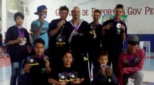 Read more about the article Jovens de Ponte Serrada se classificam no 11 º Campeonato Sul-Brasileiro Open de Artes Marciais