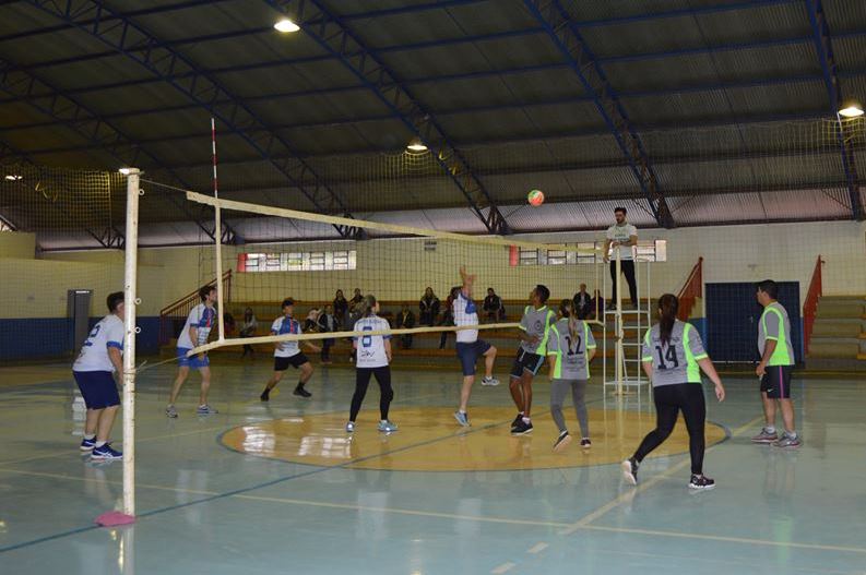 You are currently viewing Campeonato Intermunicipal de Vôlei Misto é aberto em Passos Maia