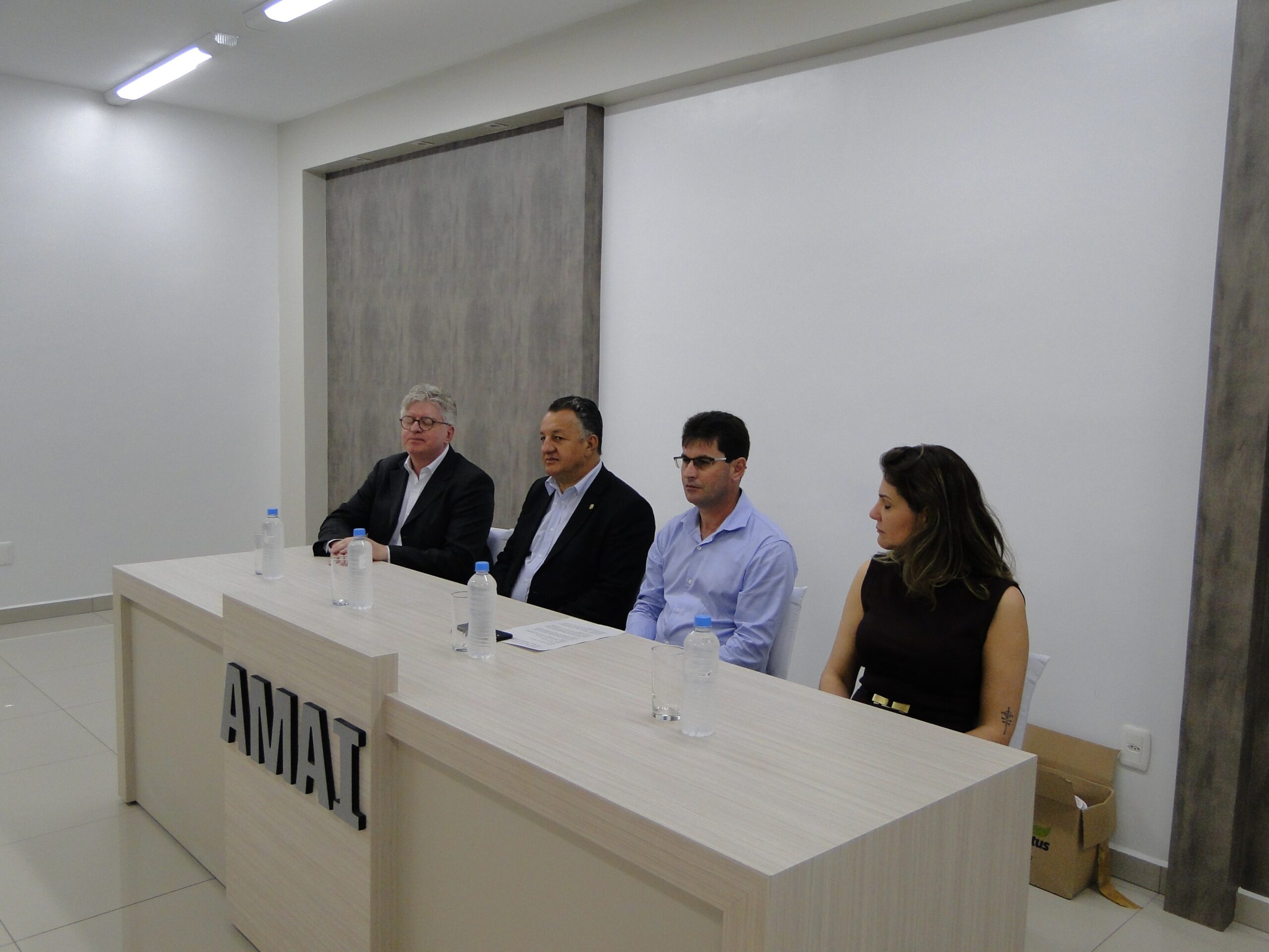 You are currently viewing AMAI sedia pela primeira vez reunião do COMITRA