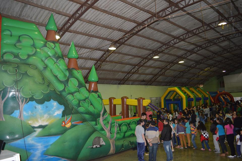 You are currently viewing Festa com brinquedos infláveis comemora Dia das Crianças