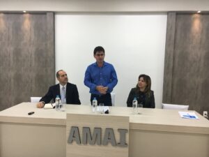 Read more about the article AMAI recebe seminário sobre Ciclo do Orçamento Geral da União