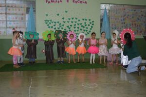 Read more about the article Família na Escola e Mostra de Dança envolvem centenas de crianças e familiares