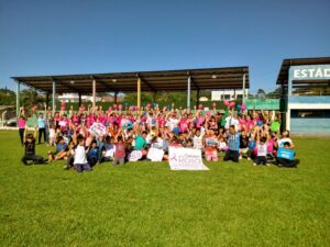 Read more about the article Caminhada Rosa Azul conscientiza comunidade sobre o câncer de mama e próstata