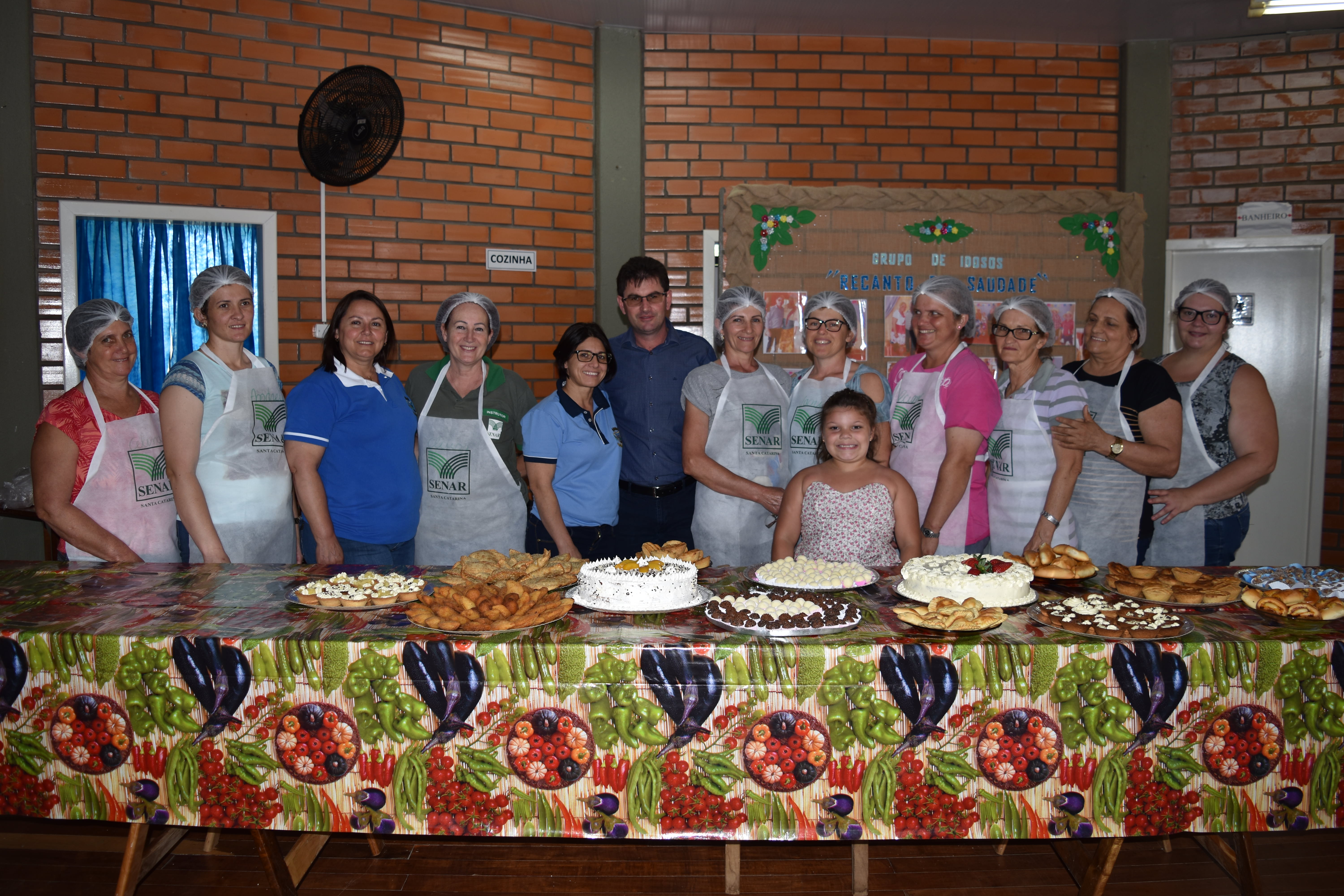 Read more about the article Mulheres concluem curso de confeitaria em Marema