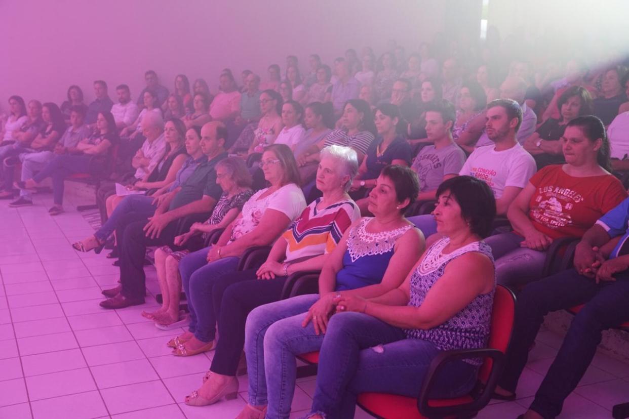 Read more about the article “A Cura pelo Amor” lota o auditório de Vargeão e impacta os participantes