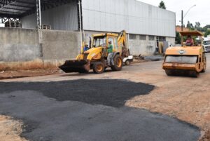 Read more about the article Governo Municipal realiza Operação Tapa-Buracos no centro e bairros