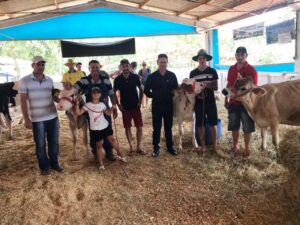 Read more about the article Dezenas de produtores vargeonenses visitam feira rural em Pinhalzinho