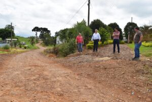 Read more about the article Prefeito Lírio e equipe de Governo são recebidos por moradores da Linha Pilão de Pedra