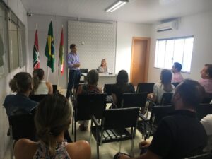 Read more about the article Reunião com o Deputado Estadual, Neodi Saretta discute defesa pela permanência da Regional de Saúde de Xanxerê
