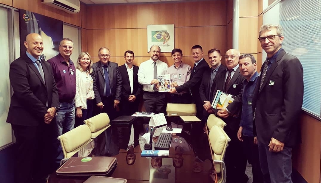 Read more about the article Presidente da AMAI participa de reunião no Ministério do Turismo
